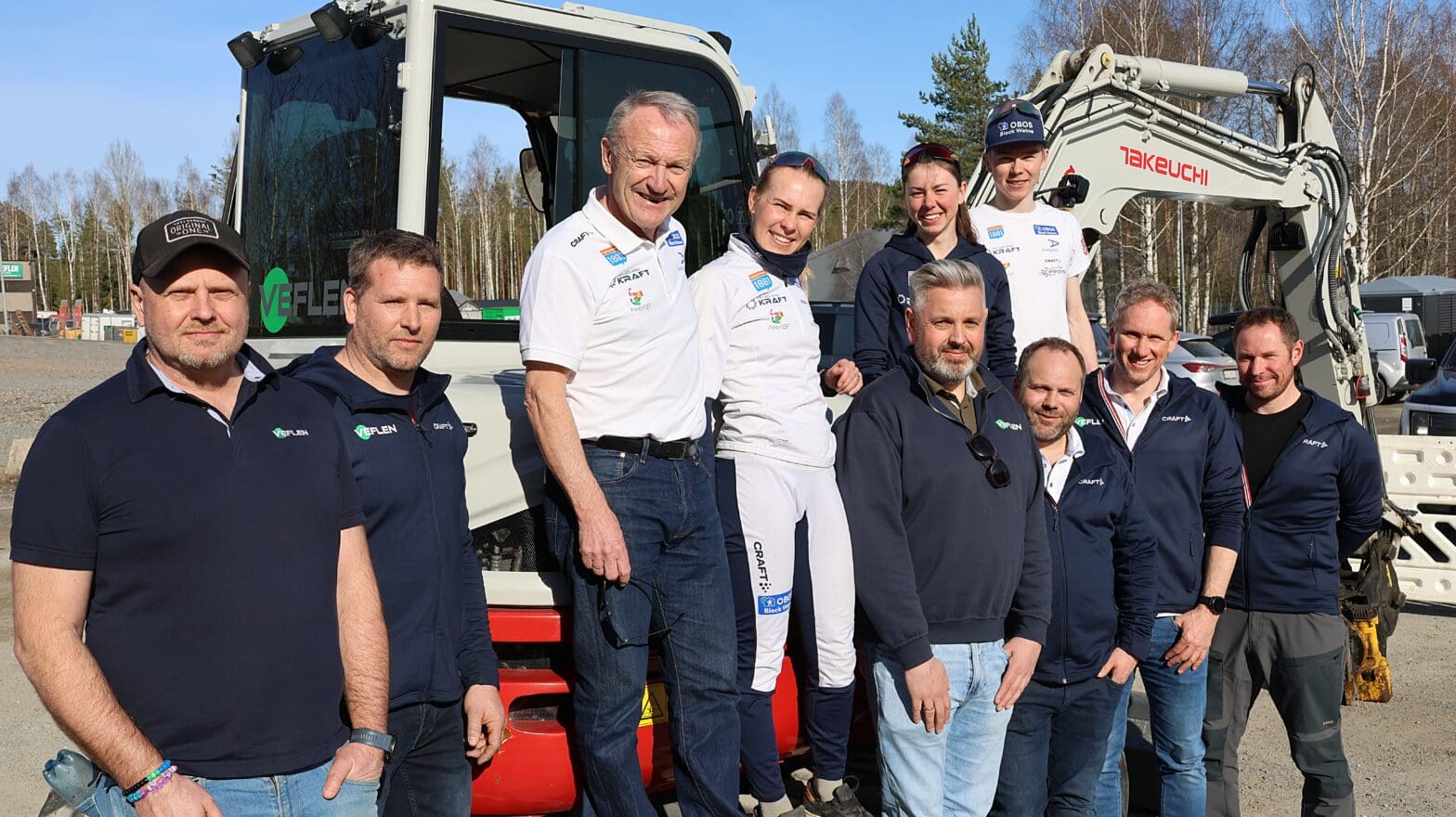 Bilde av kombinertlandslaget og medarbeidere hos Veflen